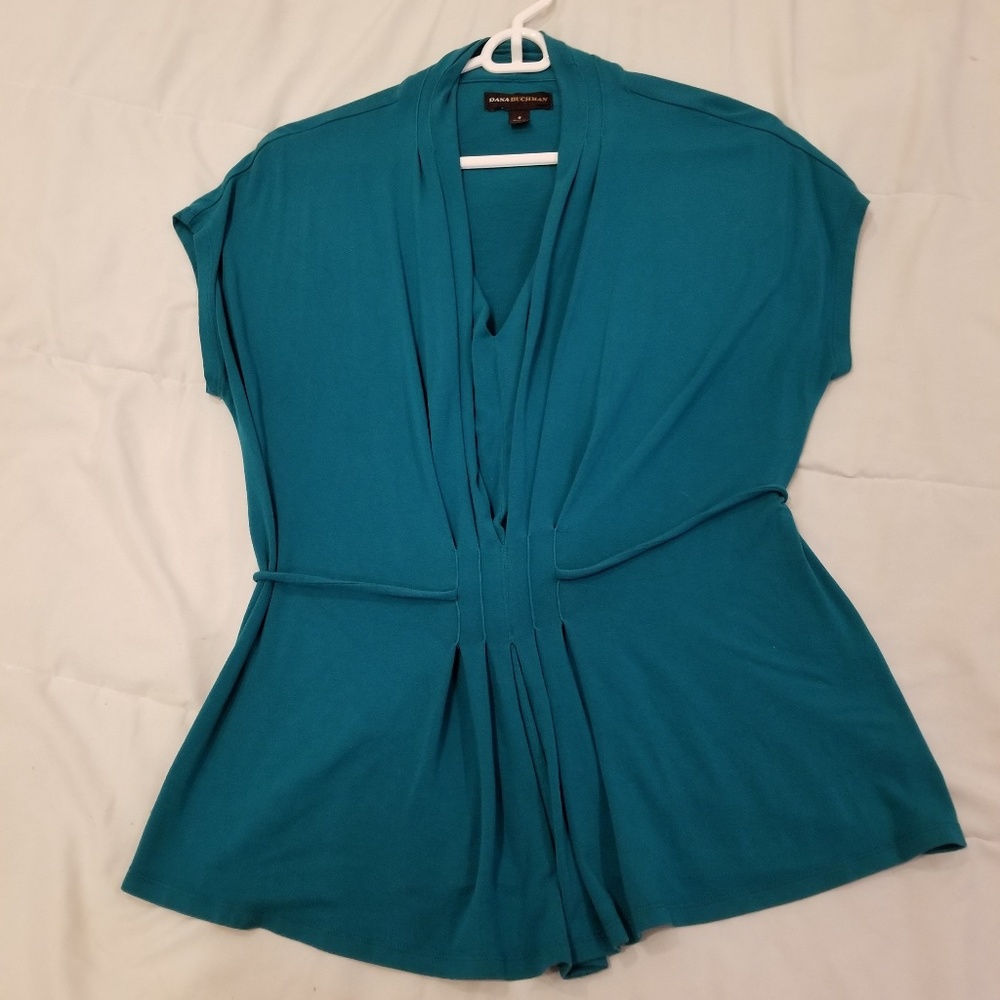 3/$12 Dana Buchman top - Picture 1 of 3